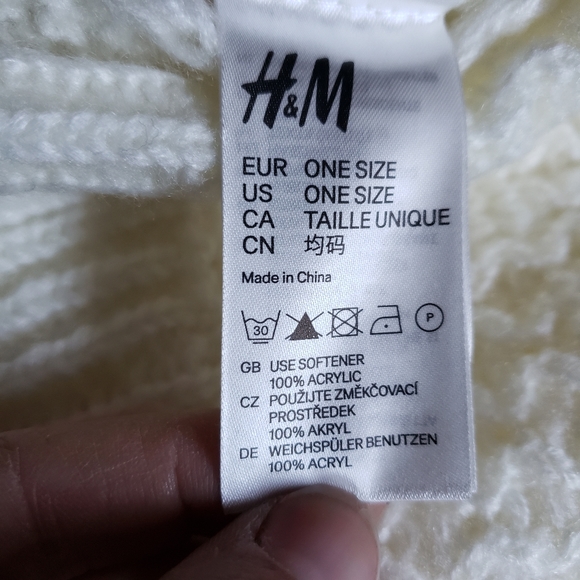 H&M Hat and Scarf - Picture 3 of 7